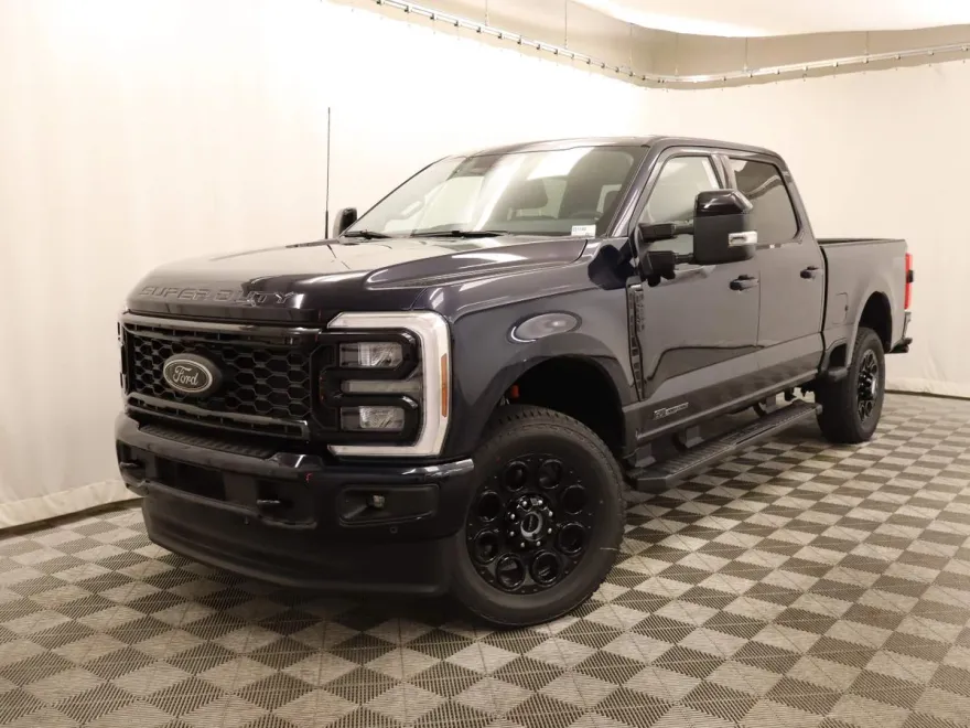2025 Ford F-250 Lariat photo 1