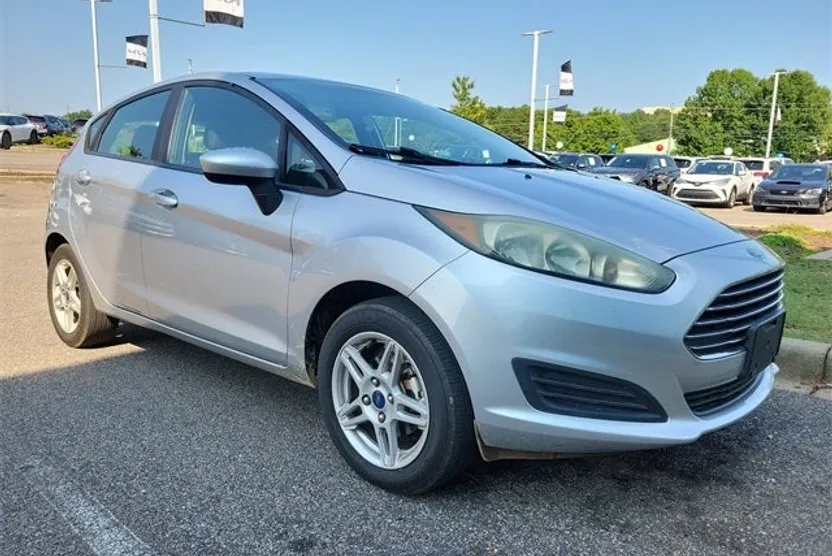 2017 Ford Fiesta SE photo 1
