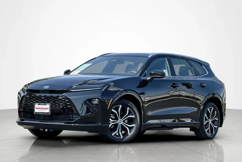 2025 Toyota Crown Signia XLE photo 1