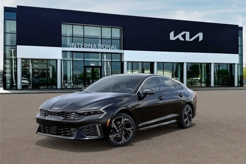 2025 Kia K5 GT-Line photo 1