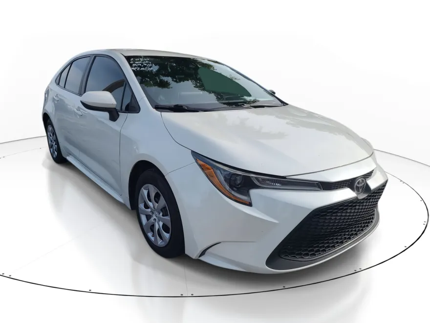 2020 Toyota Corolla LE photo 1
