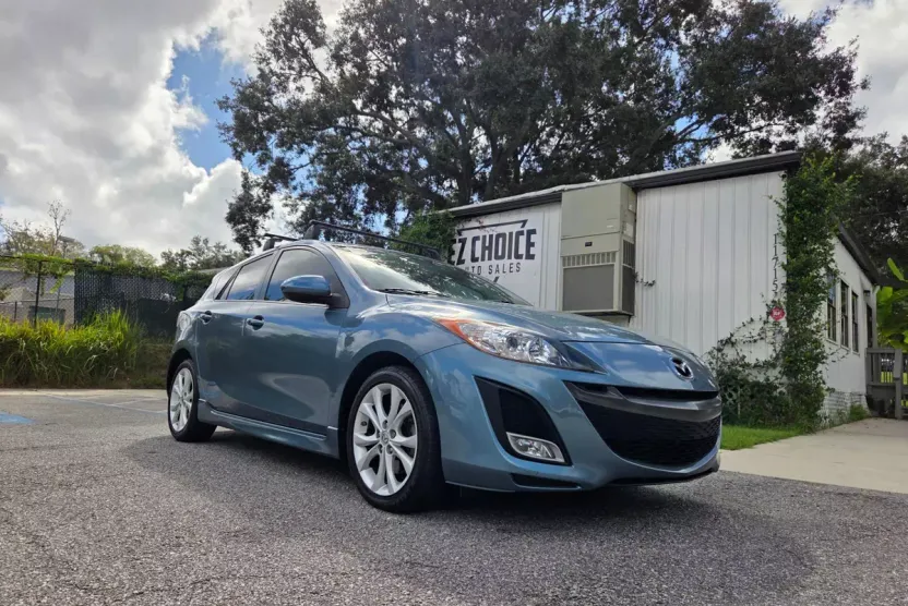 2010 Mazda Mazda3 Hatchback photo 1