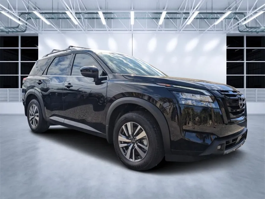 2025 Nissan Pathfinder SL photo 1
