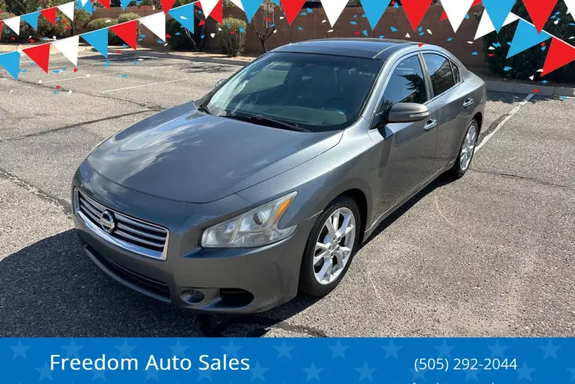 2014 Nissan Maxima SV photo 1