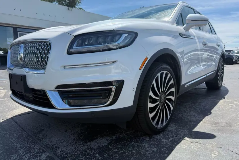 2019 Lincoln Nautilus Black Label photo 1