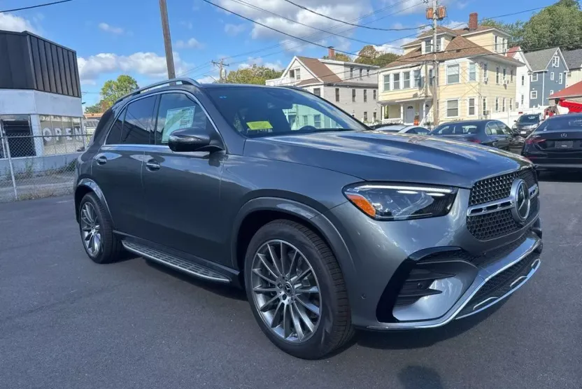 2026 Mercedes Benz GLE 450 4MATIC photo 1