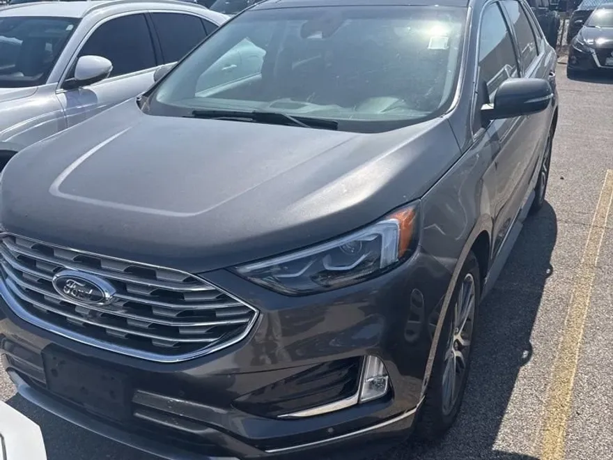 2019 Ford Edge Titanium photo 1