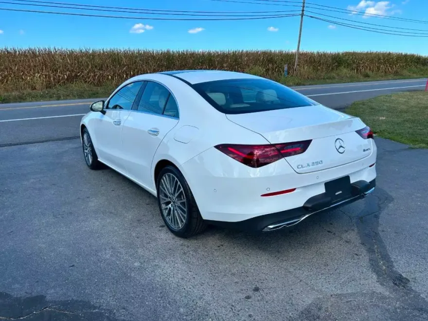 2025 Mercedes Benz CLA 250 4MATIC photo 1