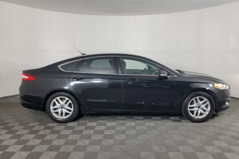 2014 Ford Fusion SE photo 1