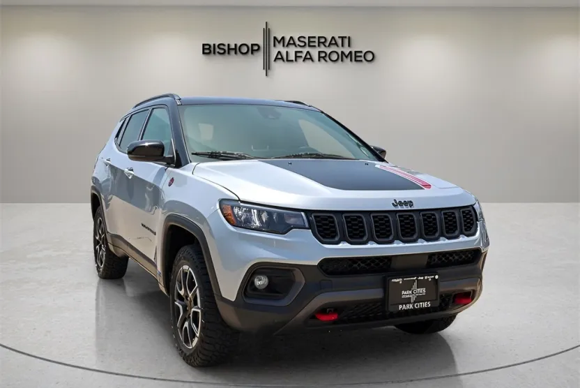 2024 Jeep Compass Trailhawk photo 1