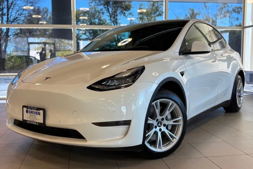 2021 Tesla Model Y Long Range photo 1