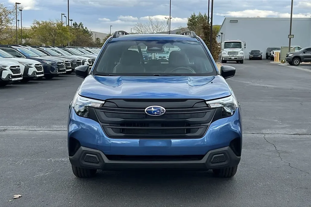 2025 Subaru Forester Base photo 1