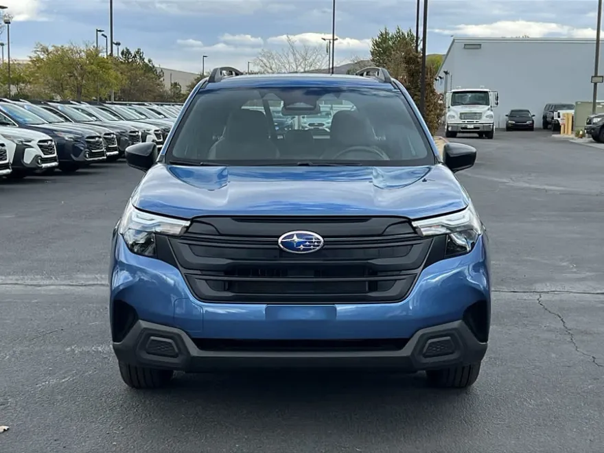 2025 Subaru Forester Base photo 1