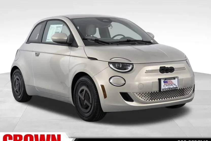 2025 Fiat 500e La Prima photo 1