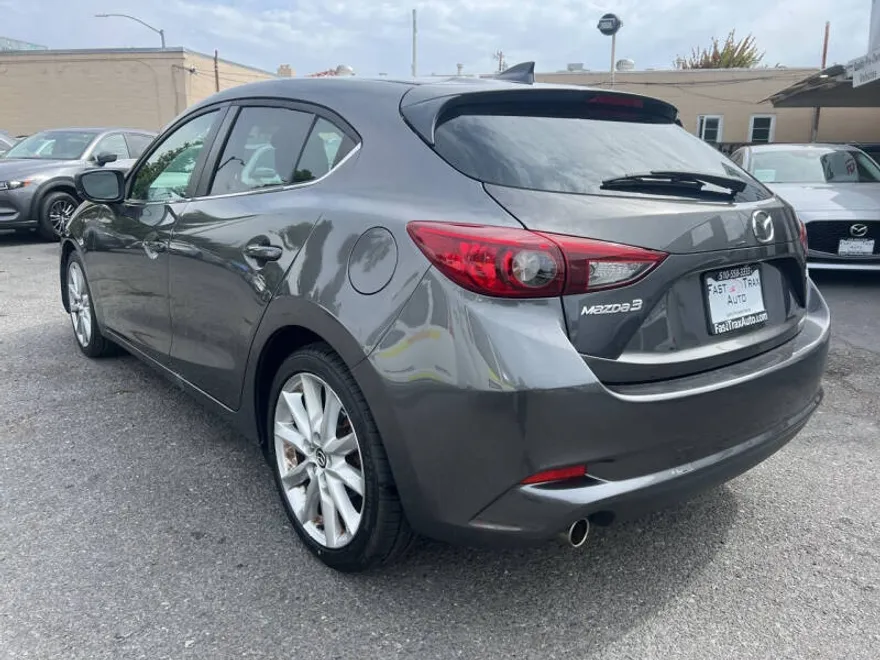 2017 Mazda Mazda3 Grand Touring photo 1