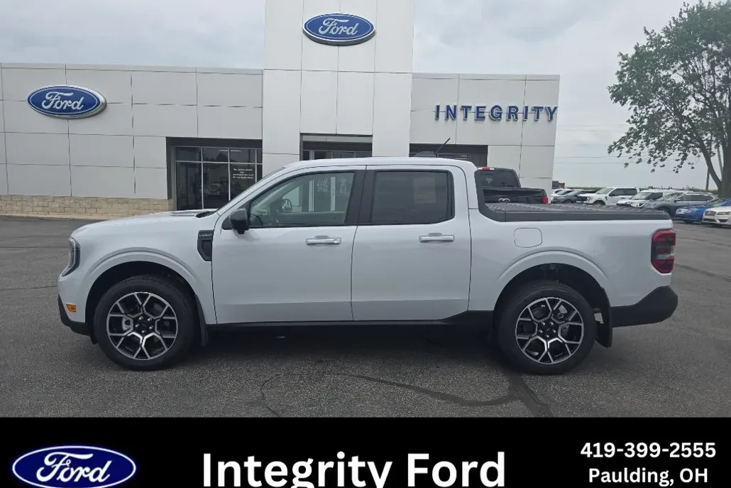 2025 Ford Maverick Lariat photo 1
