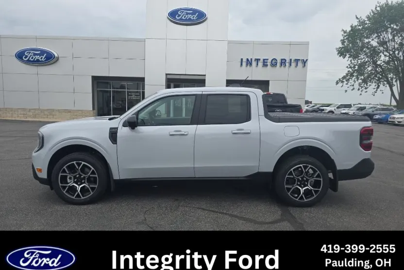 2025 Ford Maverick Lariat photo 1