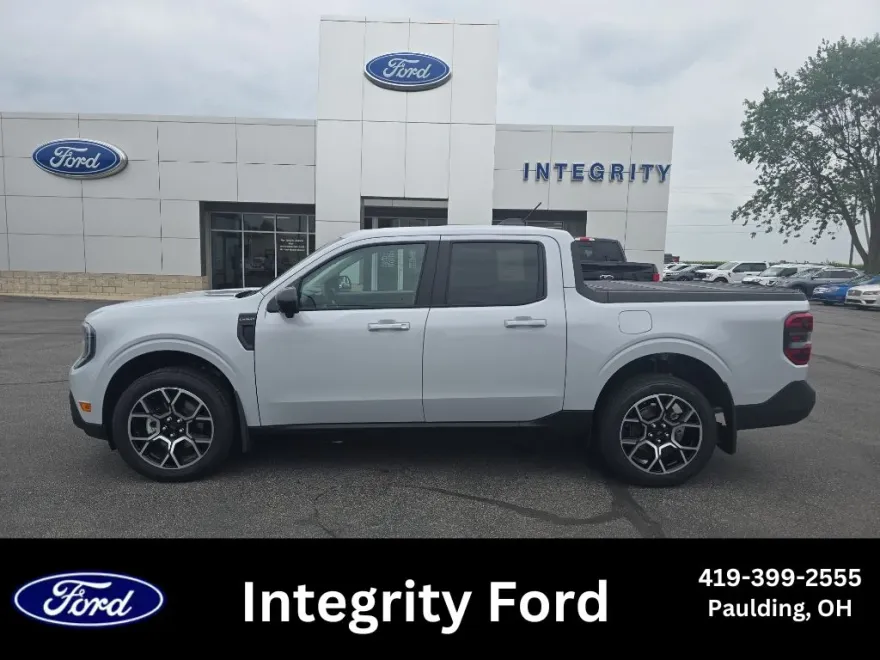2025 Ford Maverick Lariat photo 1
