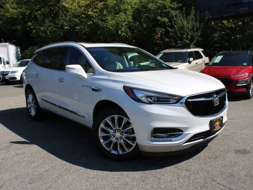 2018 Buick Enclave Essence photo 1