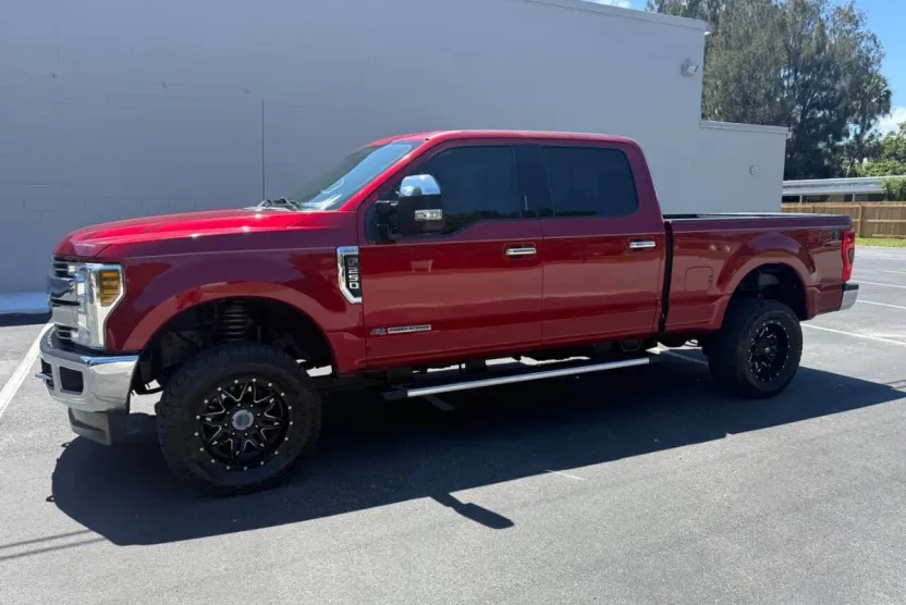 2018 Ford F-250 Lariat photo 1