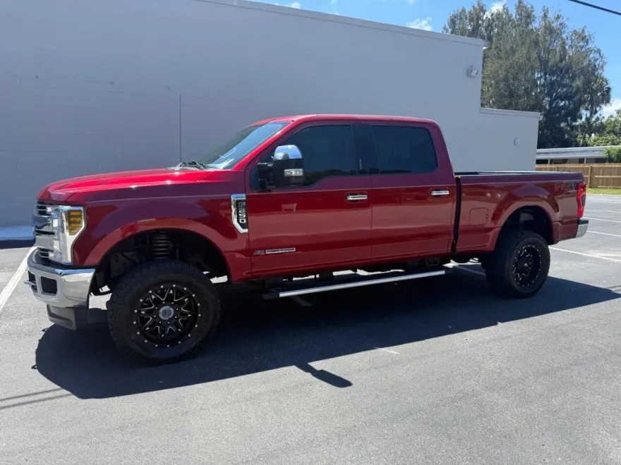 2018 Ford F-250 Lariat photo 1
