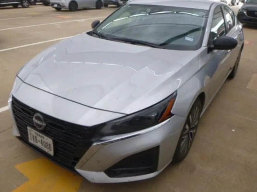 2024 Nissan Altima 2.5 SV photo 1