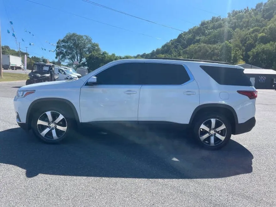 2020 Chevrolet Traverse Leather photo 1