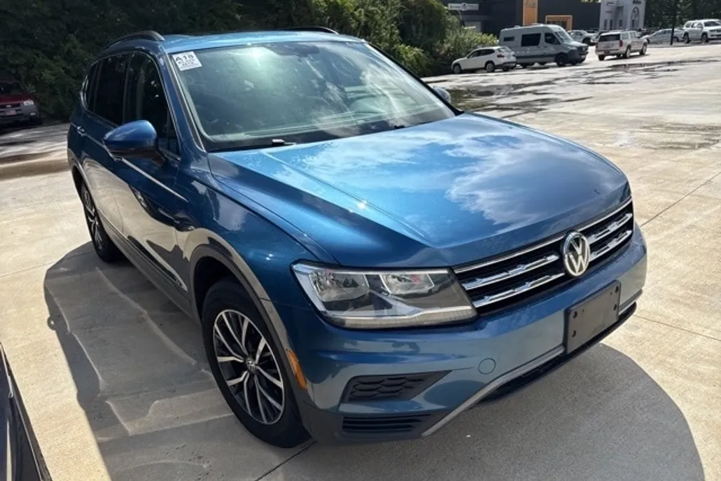 2019 Volkswagen Tiguan SEL R-Line photo 1