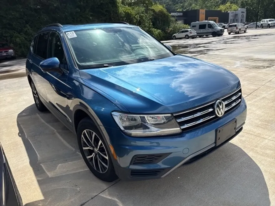 2019 Volkswagen Tiguan SEL R-Line photo 1