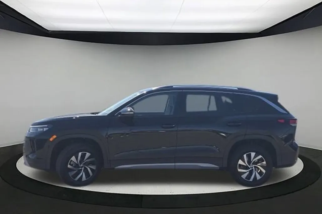 2025 Volkswagen Tiguan S photo 1