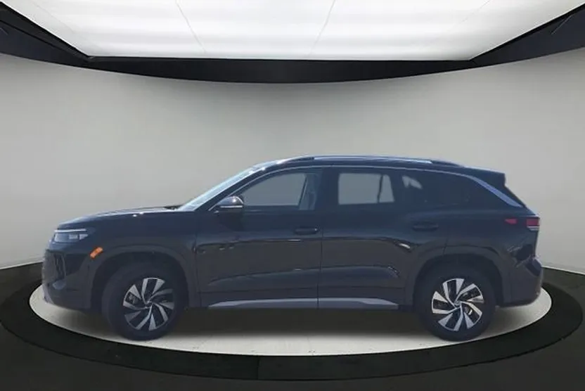 2025 Volkswagen Tiguan S photo 1