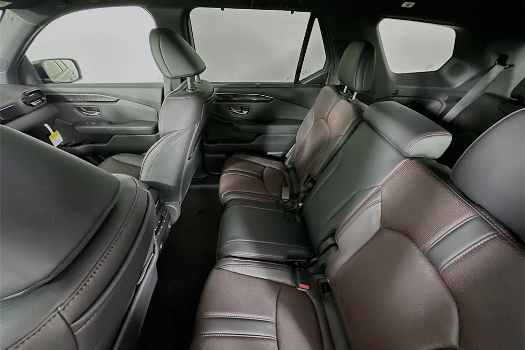 2025 Honda Pilot Black Edition photo 1
