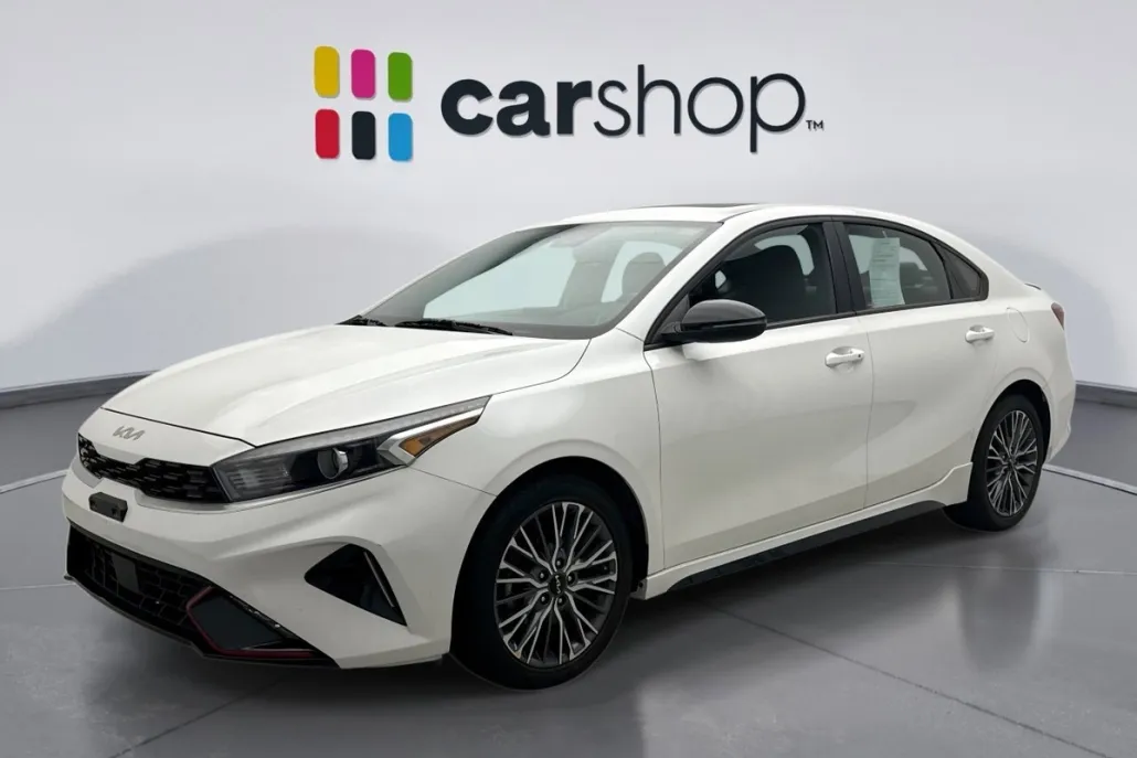 2023 Kia Forte GT-Line photo 1