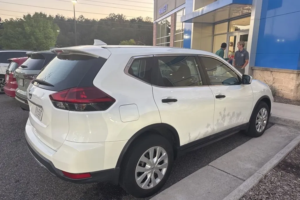 2019 Nissan Rogue S photo 1