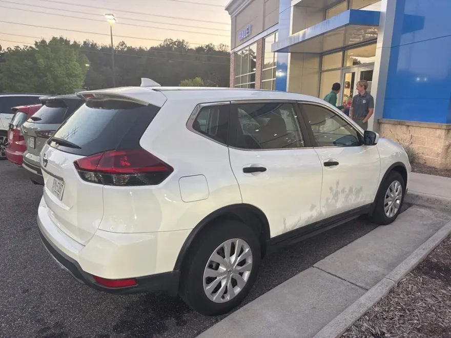 2019 Nissan Rogue S photo 1