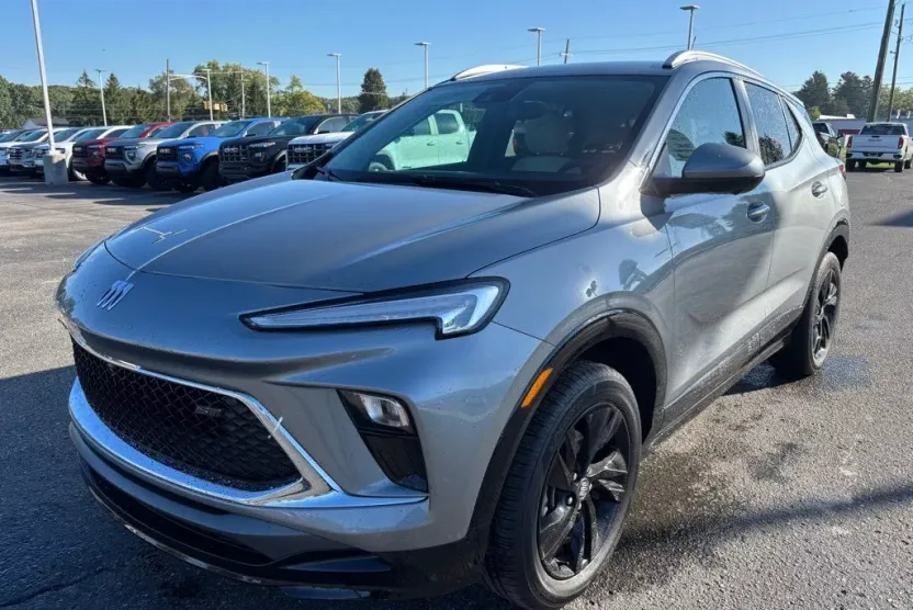 2024 Buick Encore GX Sport Touring photo 1