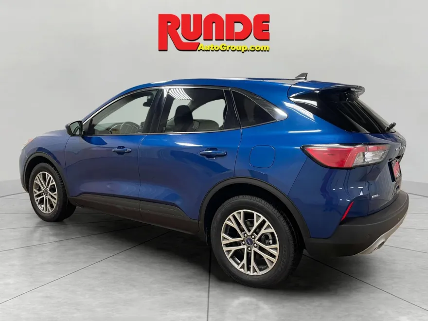 2022 Ford Escape SEL photo 1