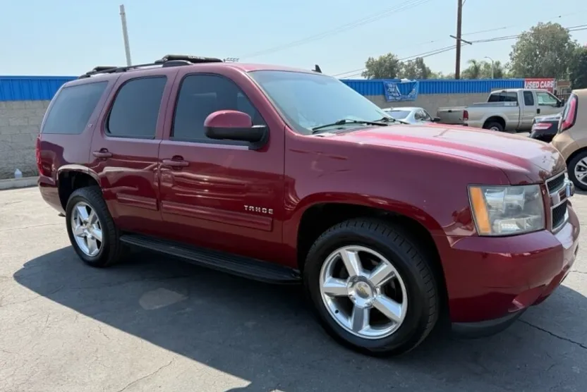 2010 Chevrolet Tahoe LT photo 1