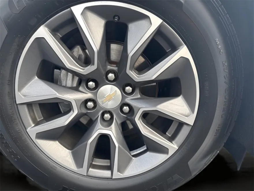 2021 Chevrolet Tahoe LT photo 1