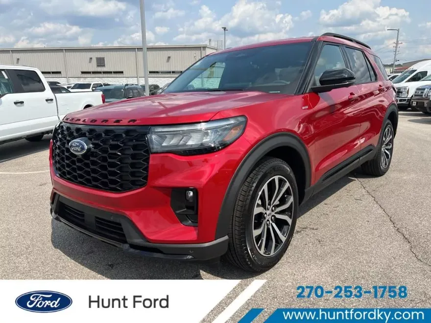 2025 Ford Explorer ST-Line photo 1