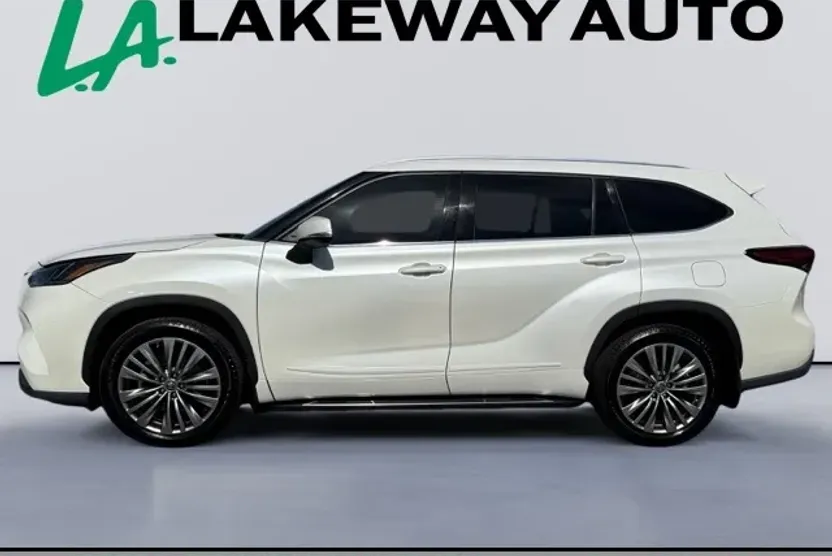 2021 Toyota Highlander Platinum photo 1