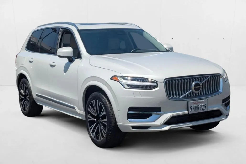 2025 Volvo XC90 T8 AWD Plus photo 1