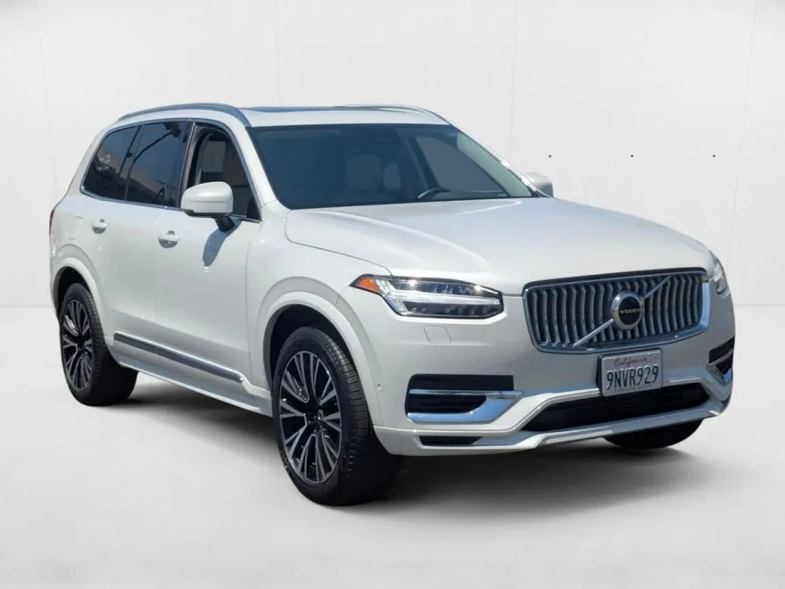 2025 Volvo XC90 T8 AWD Plus photo 1