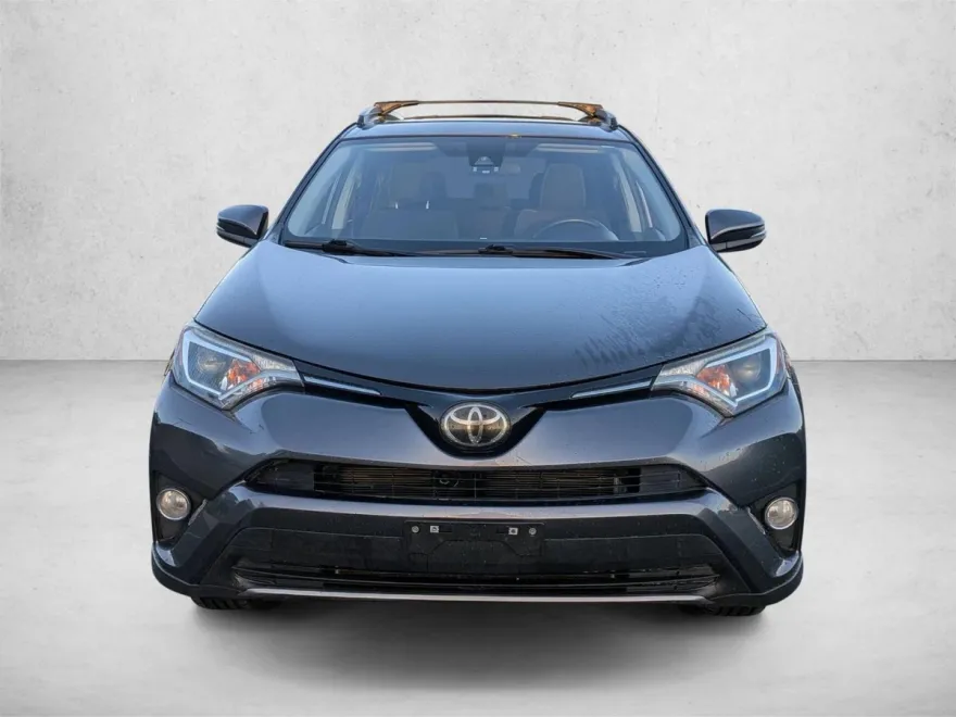 2018 Toyota RAV4 XLE photo 1