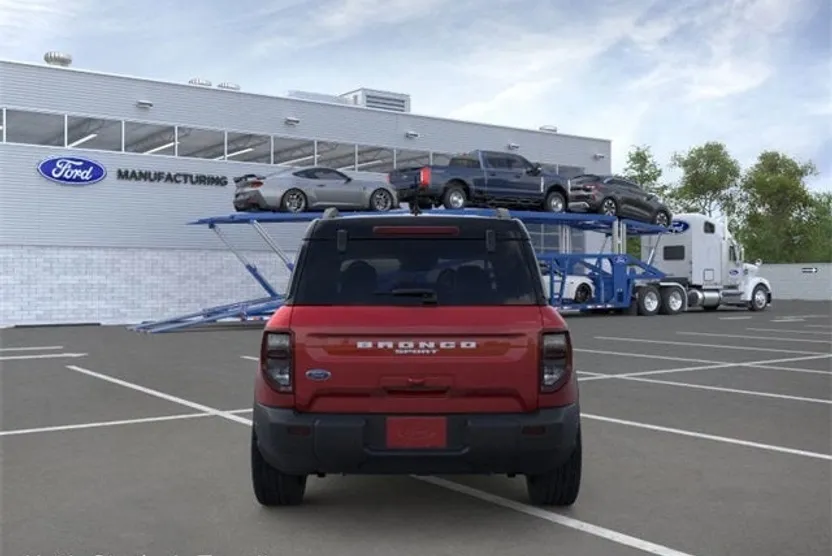 2025 Ford Bronco Sport Outer Banks photo 1