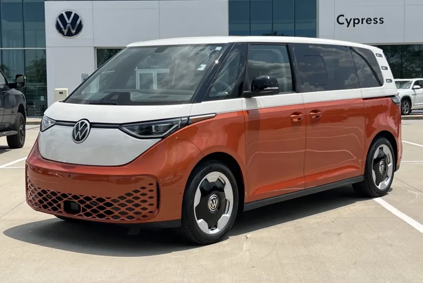 2025 Volkswagen ID. Buzz Pro S photo 1