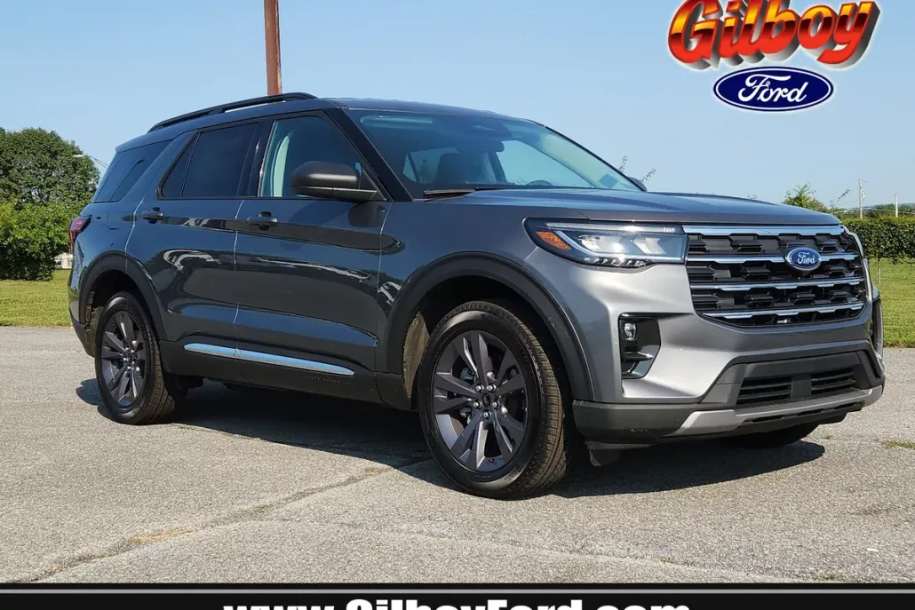 2025 Ford Explorer photo 1