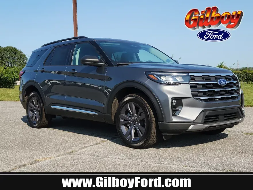 2025 Ford Explorer photo 1
