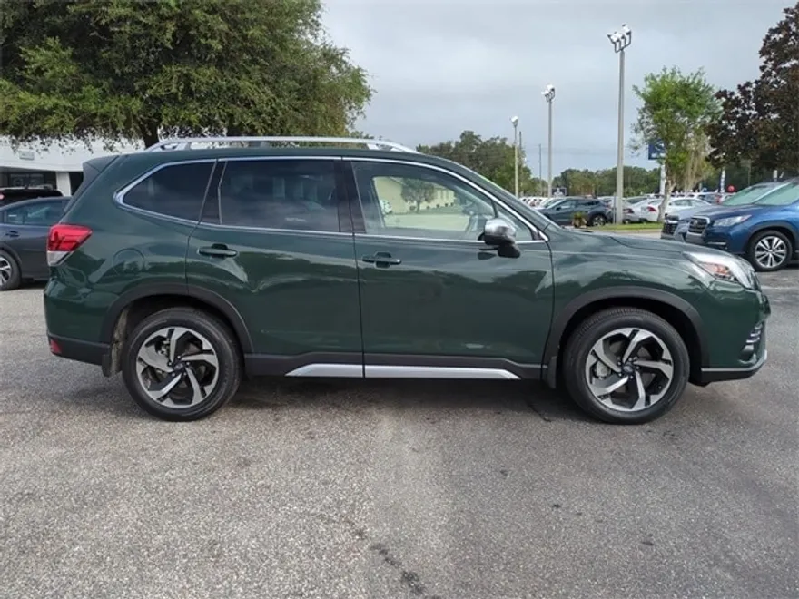 2023 Subaru Forester Touring photo 1