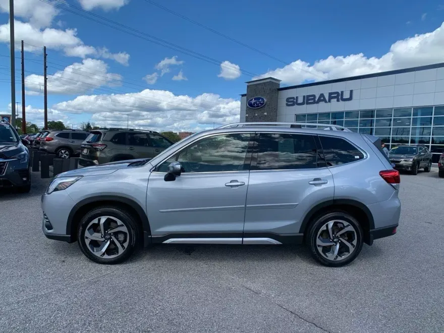 2022 Subaru Forester Touring photo 1